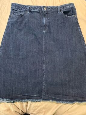 Liz Claiborne Classic Dark Blue Denim Skirt 14T